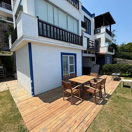 Private Terrace And Garden At Gundogan וילה *
