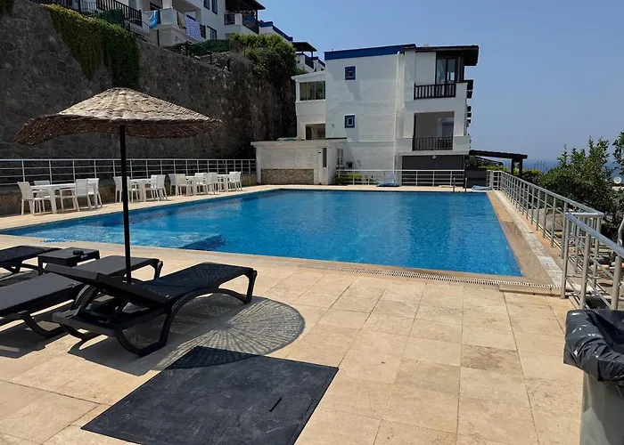 Private Terrace And Garden At Gundogan Vilă