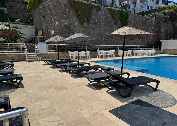 Private Terrace And Garden At Gundogan