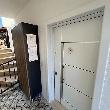 Private Terrace And Garden At Gundogan