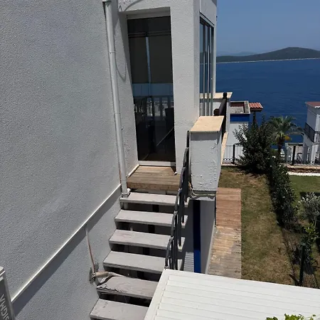 Villa Private Terrace And Garden At Gundogan