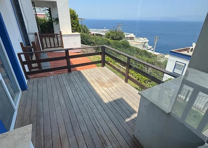 Вилла Private Terrace And Garden At Gundogan